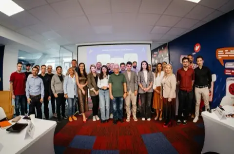 Fotografia de grup a participanților la atelier