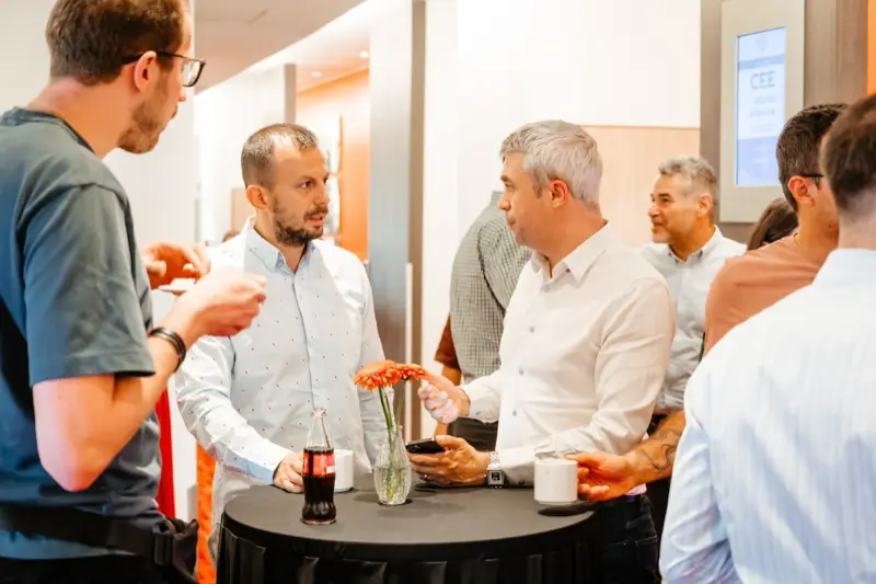 Networking în pauza de cafea