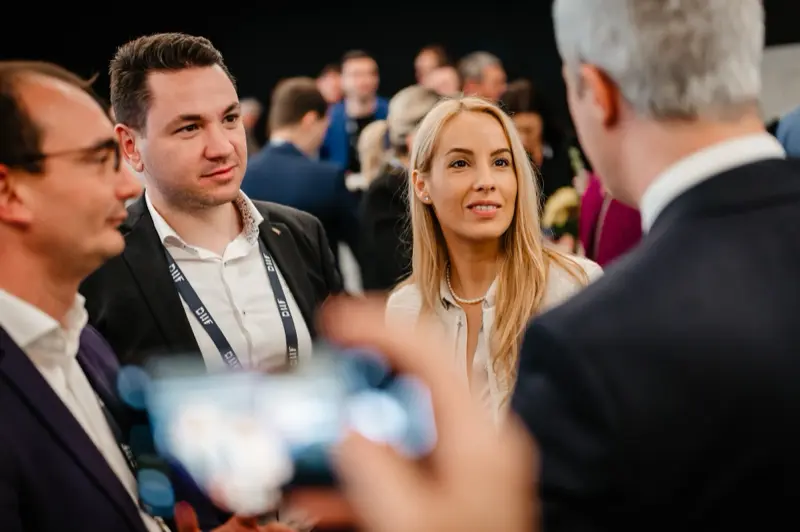 Invitați în discuție la networking
