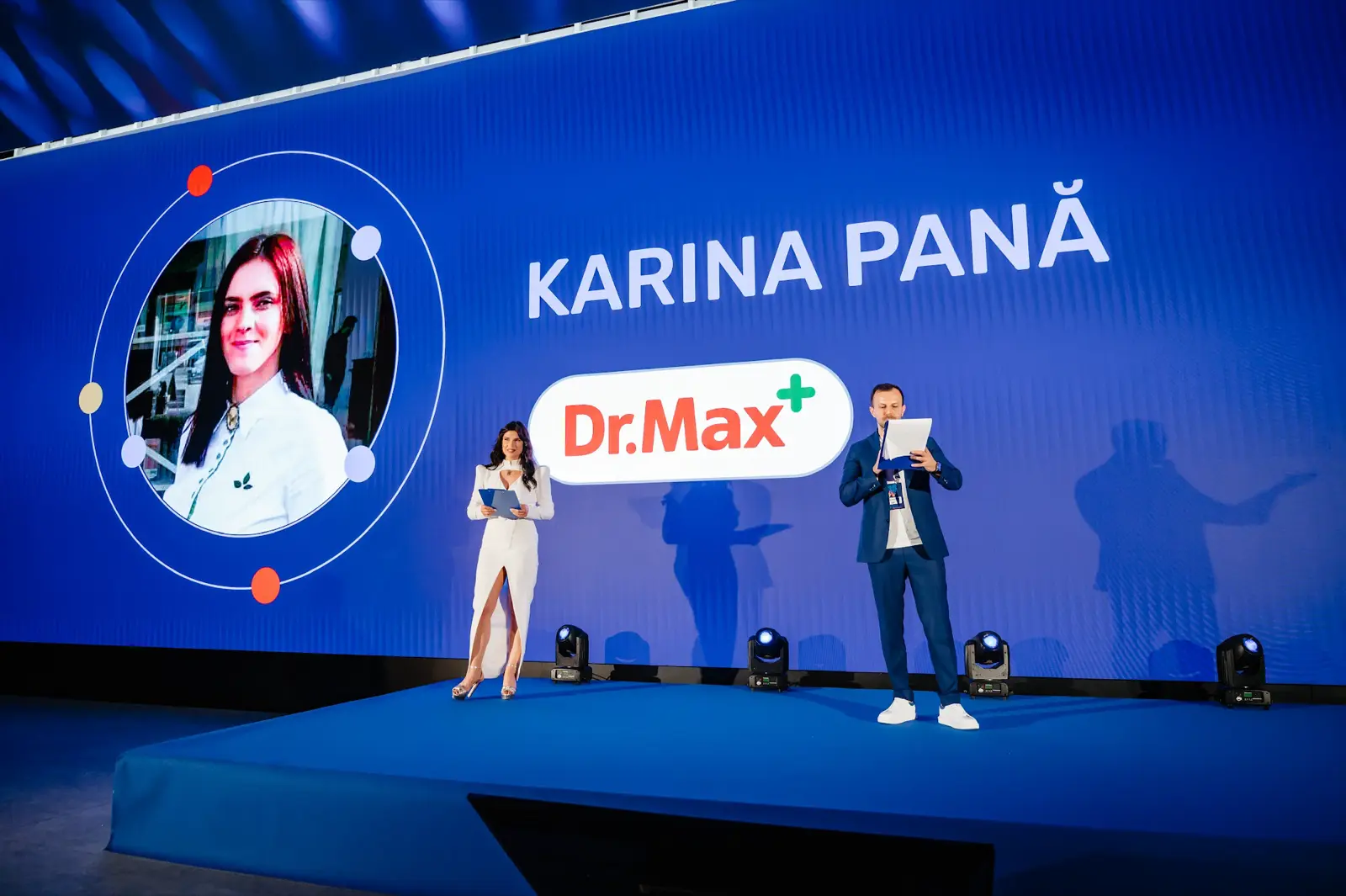 Karina Pană, de la Dr.Max, pe scena galei